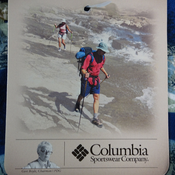 NWT Columbia Button-Up Blue Fish Shirt Medium - Picture 4 of 8